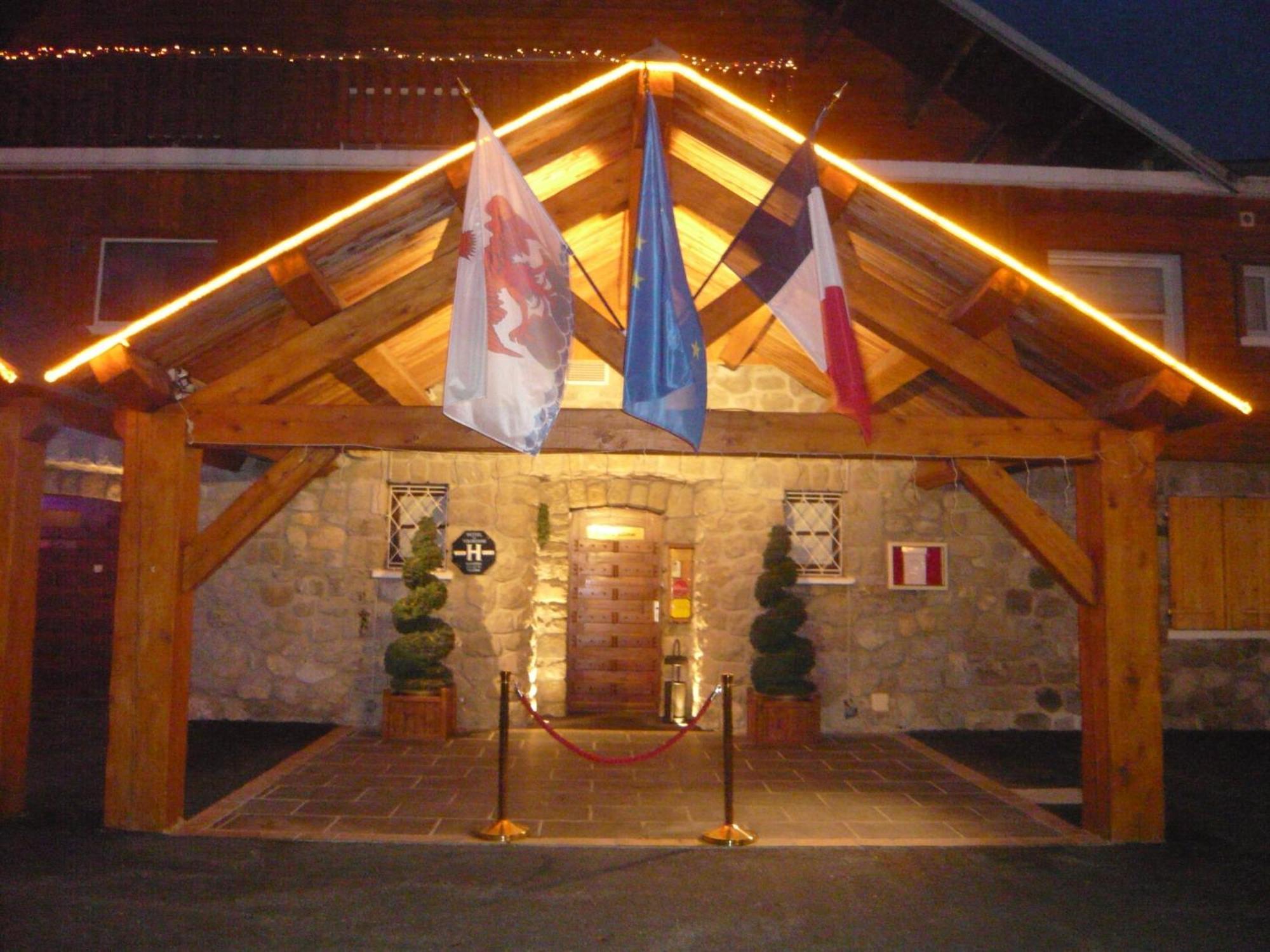Hotel Le Chalet D'Auron Restaurant Et Spa Екстериор снимка